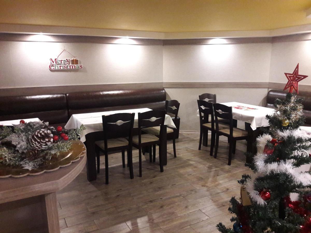 Готель Advel Guest Hous Madzhare Екстер'єр фото