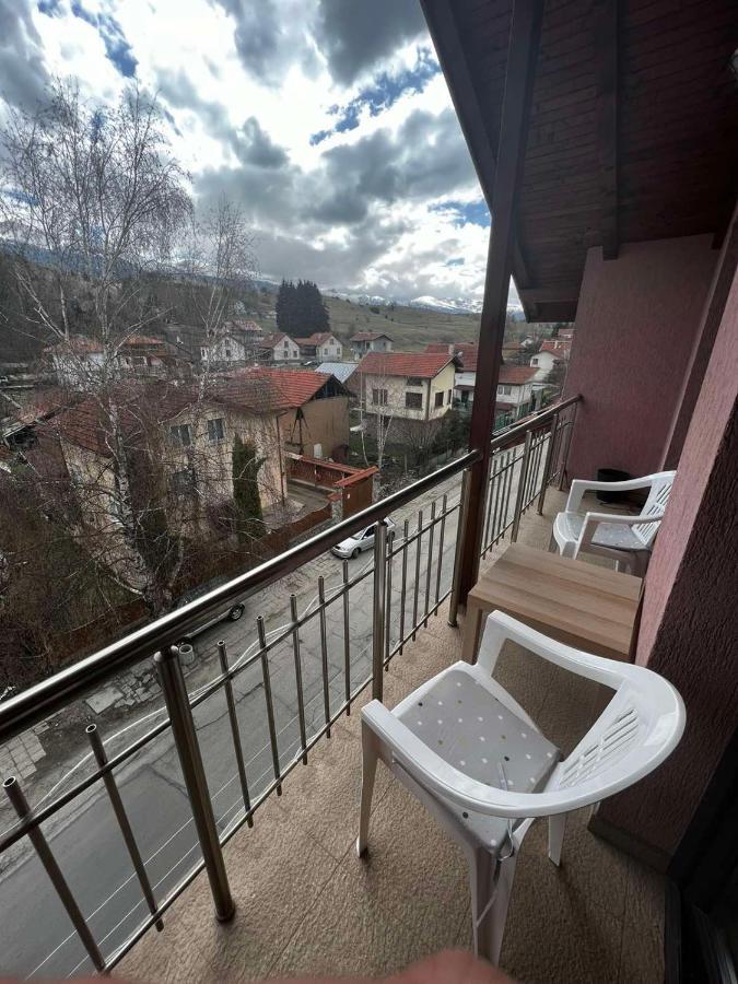 Готель Advel Guest Hous Madzhare Екстер'єр фото