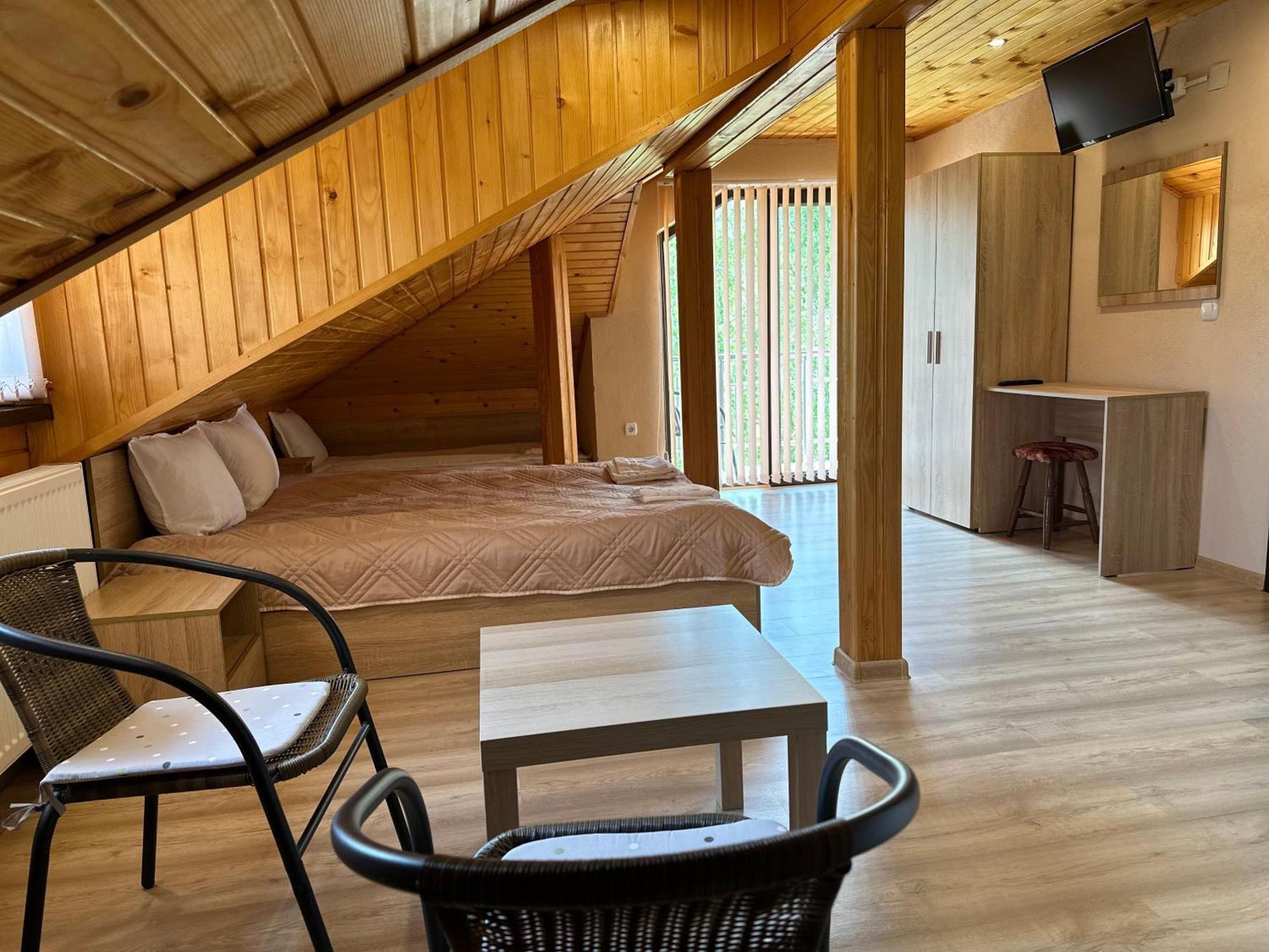 Готель Advel Guest Hous Madzhare Екстер'єр фото