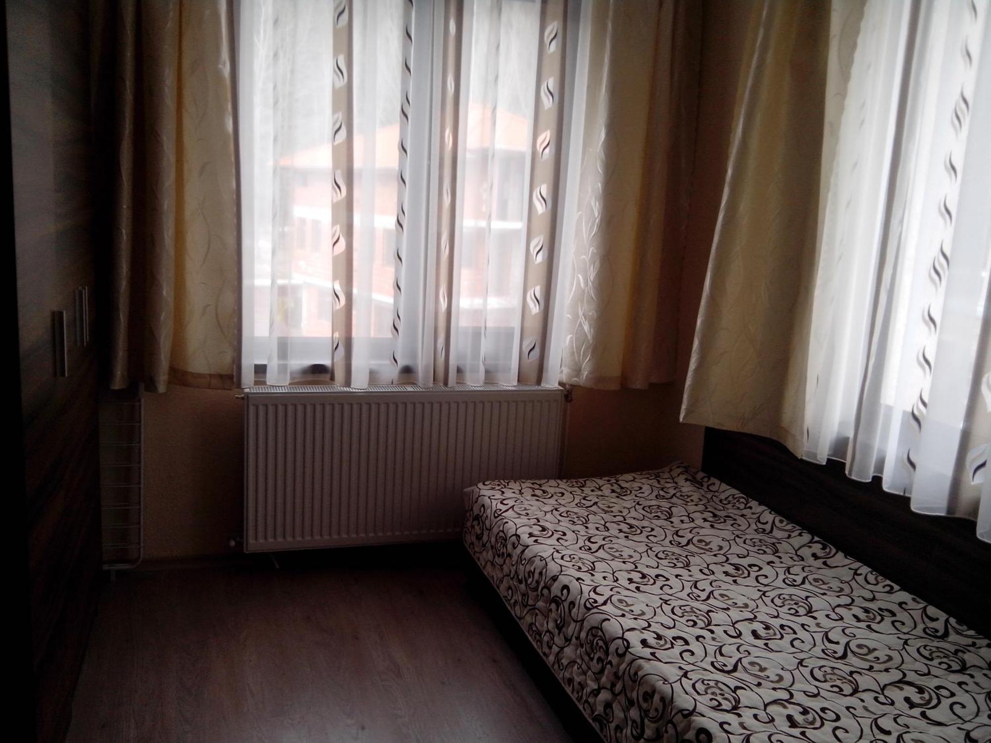 Готель Advel Guest Hous Madzhare Екстер'єр фото